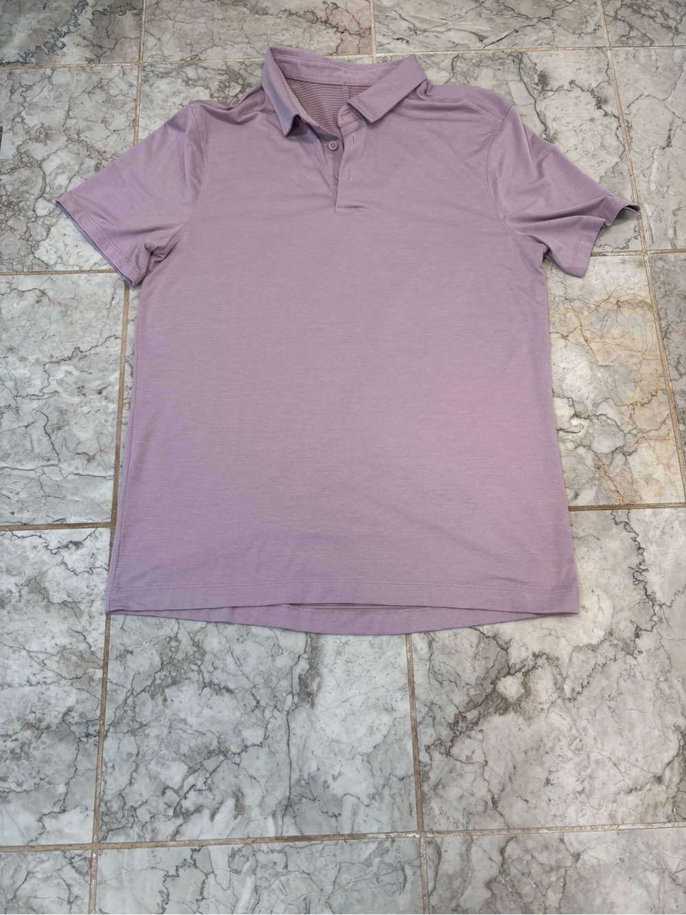 Lululemon Evolution polo shirt mens Lavender Short Sleeve Size Medium.